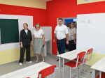 Виталий Хоценко проинспектировал капремонт больницы и школ в райцентре Седельниково