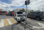 Двое пострадавших в ДТП на Ленинградской площади в Омске все еще в больнице