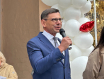 Игорь Антропенко посетил торжественные линейки в омских школах в День знаний