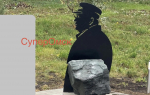В Омске установили памятник основателю ЛДПР Владимиру Жириновскому