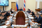 На совещании под председательством губернатора рассмотрели борьбу с мошенничеством и вейпами, ремонт дорог, приобретение спецтехники и уборку урожая