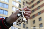 В Омске сдали новый дом с шестикомнатной квартирой и 18 лифтами