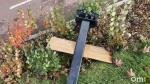 В Омске на обновлённой Аллее Чемпионов сломали фонарную стойку с табличками